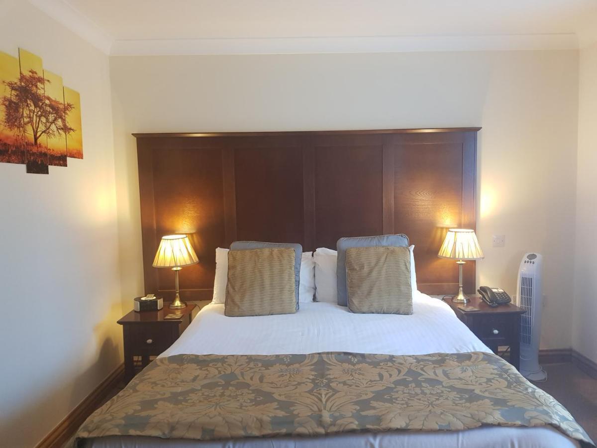 The Chetwynde Hotel 배로우인퍼니스 외부 사진