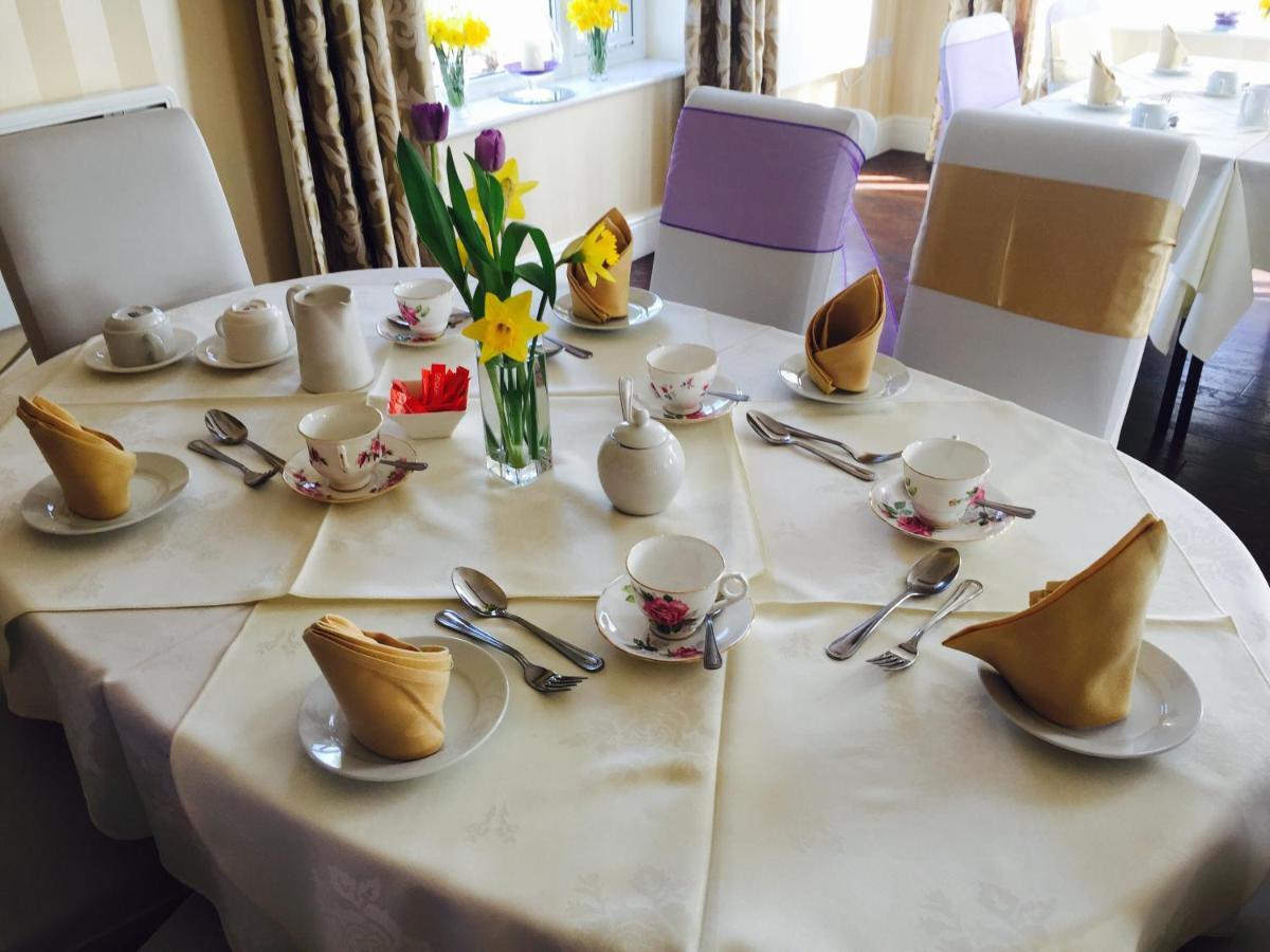 The Chetwynde Hotel 배로우인퍼니스 외부 사진