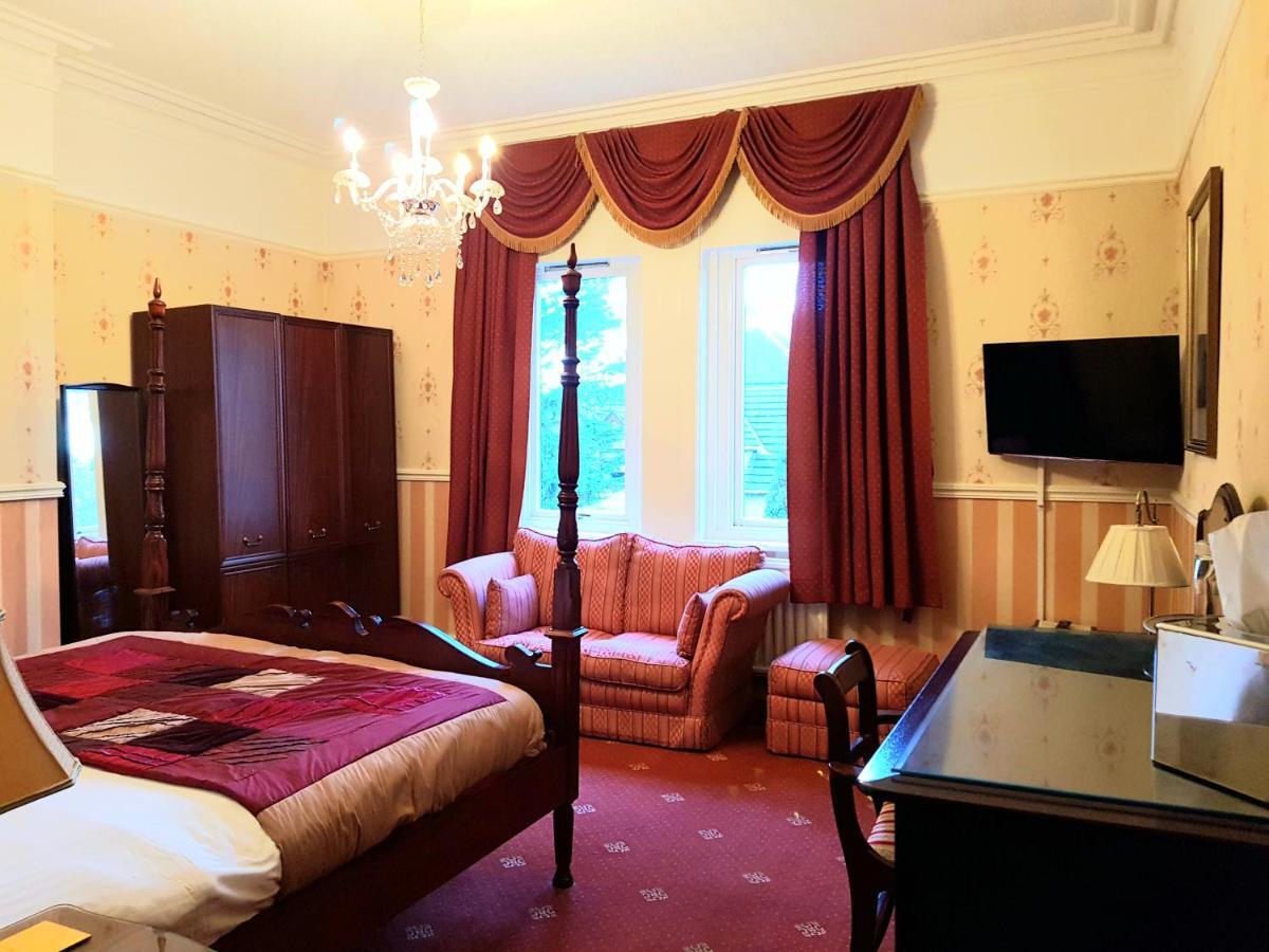 The Chetwynde Hotel 배로우인퍼니스 외부 사진