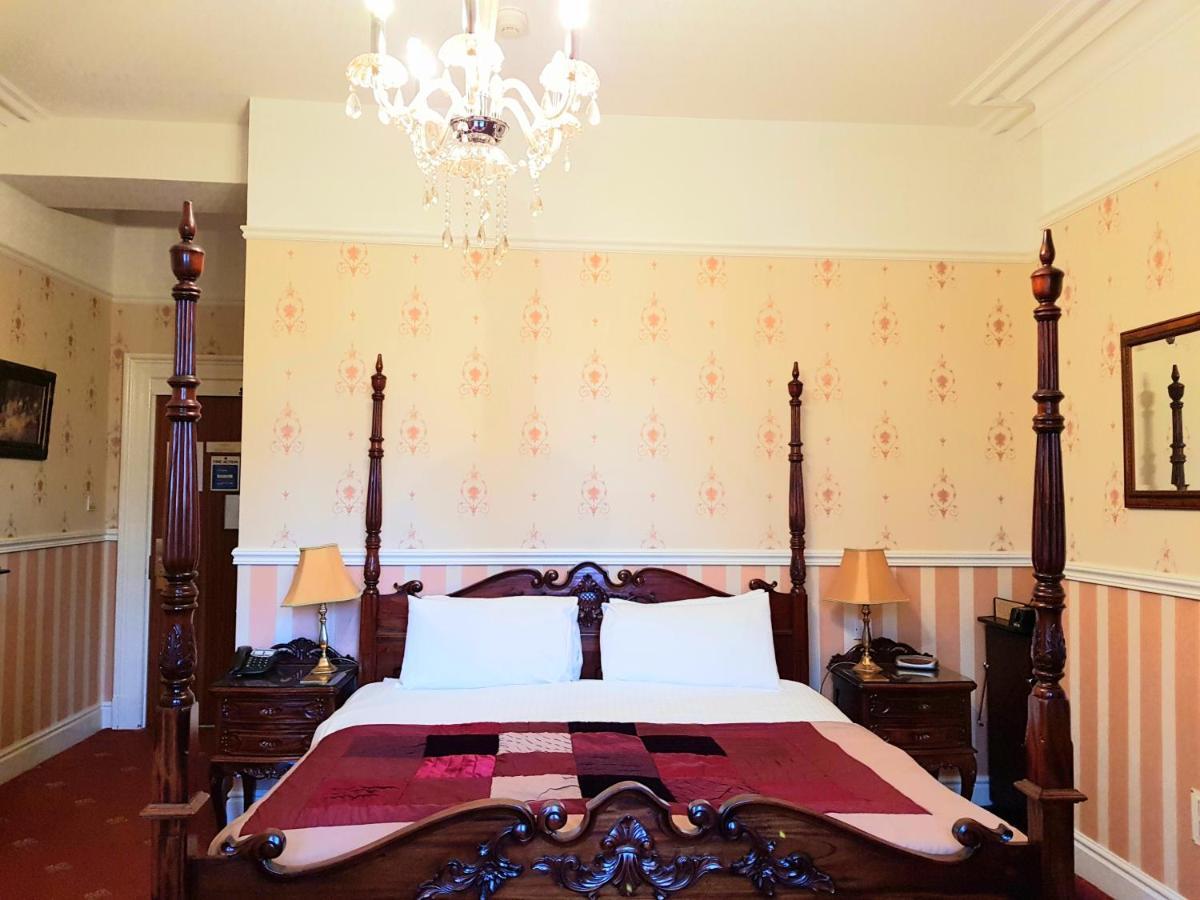The Chetwynde Hotel 배로우인퍼니스 외부 사진