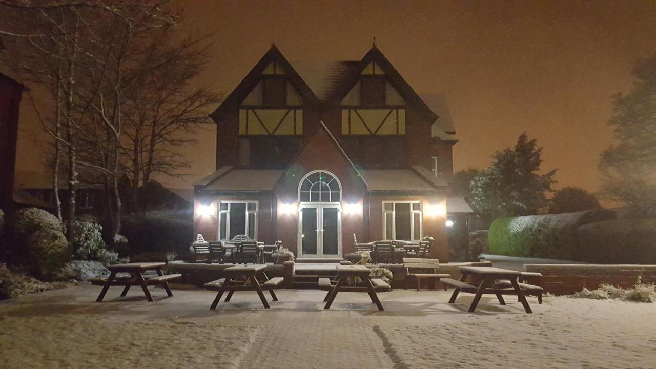 The Chetwynde Hotel 배로우인퍼니스 외부 사진