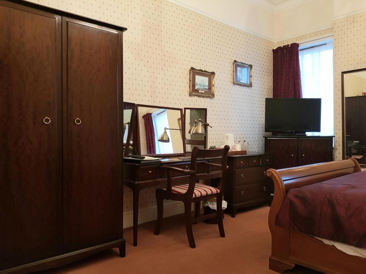 The Chetwynde Hotel 배로우인퍼니스 외부 사진