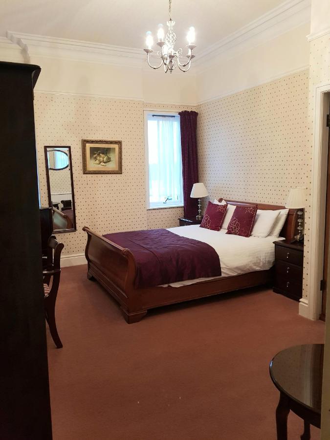 The Chetwynde Hotel 배로우인퍼니스 외부 사진