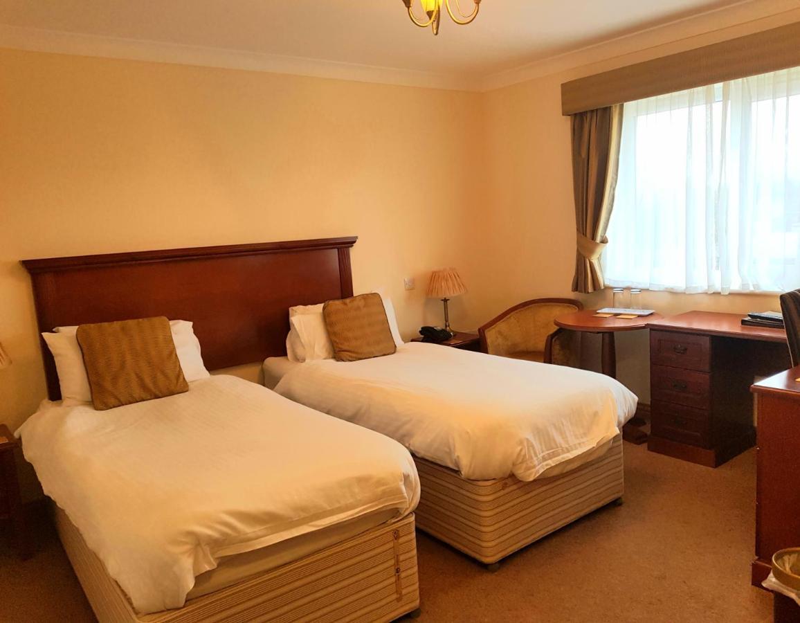 The Chetwynde Hotel 배로우인퍼니스 외부 사진