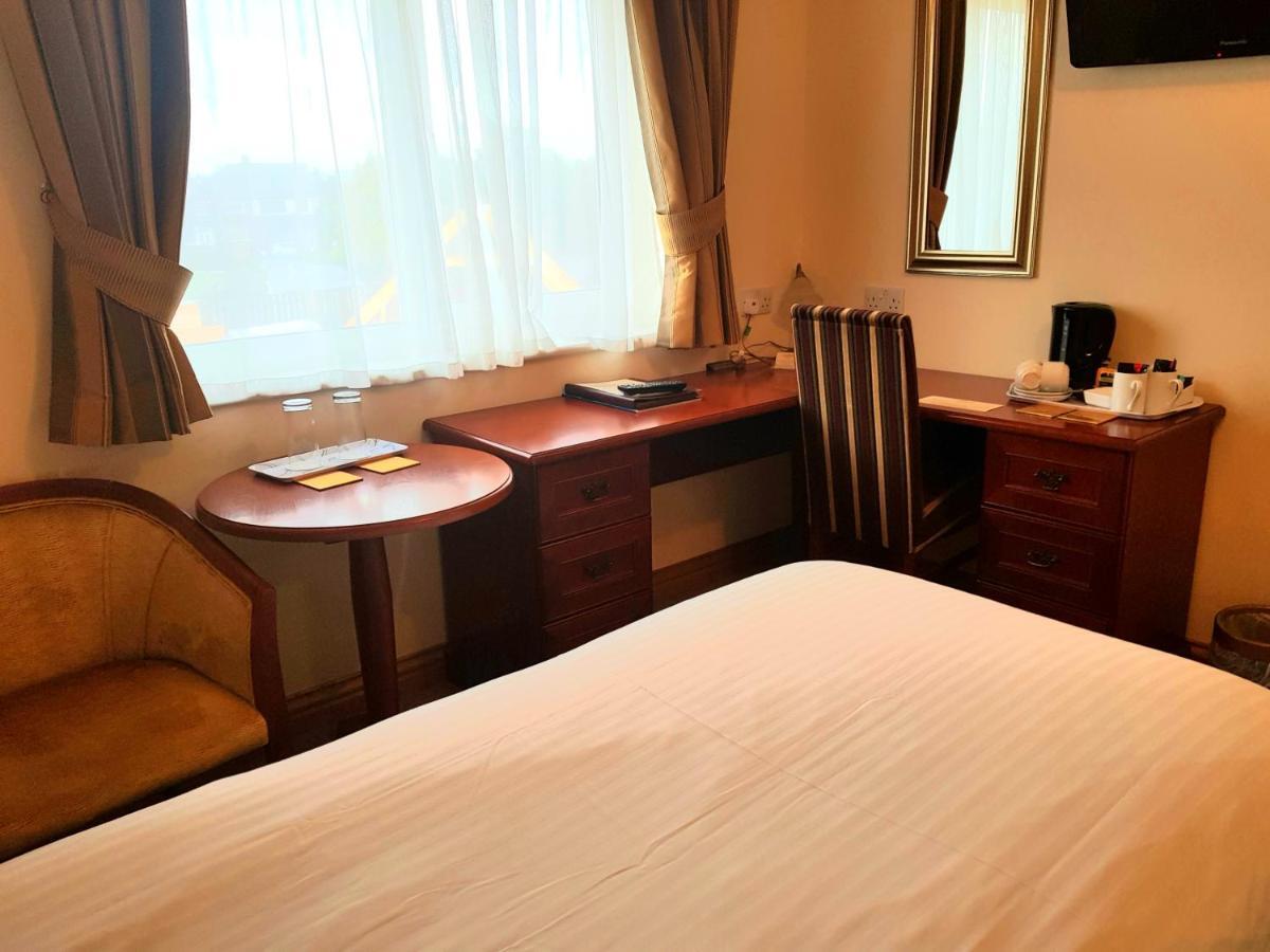 The Chetwynde Hotel 배로우인퍼니스 외부 사진